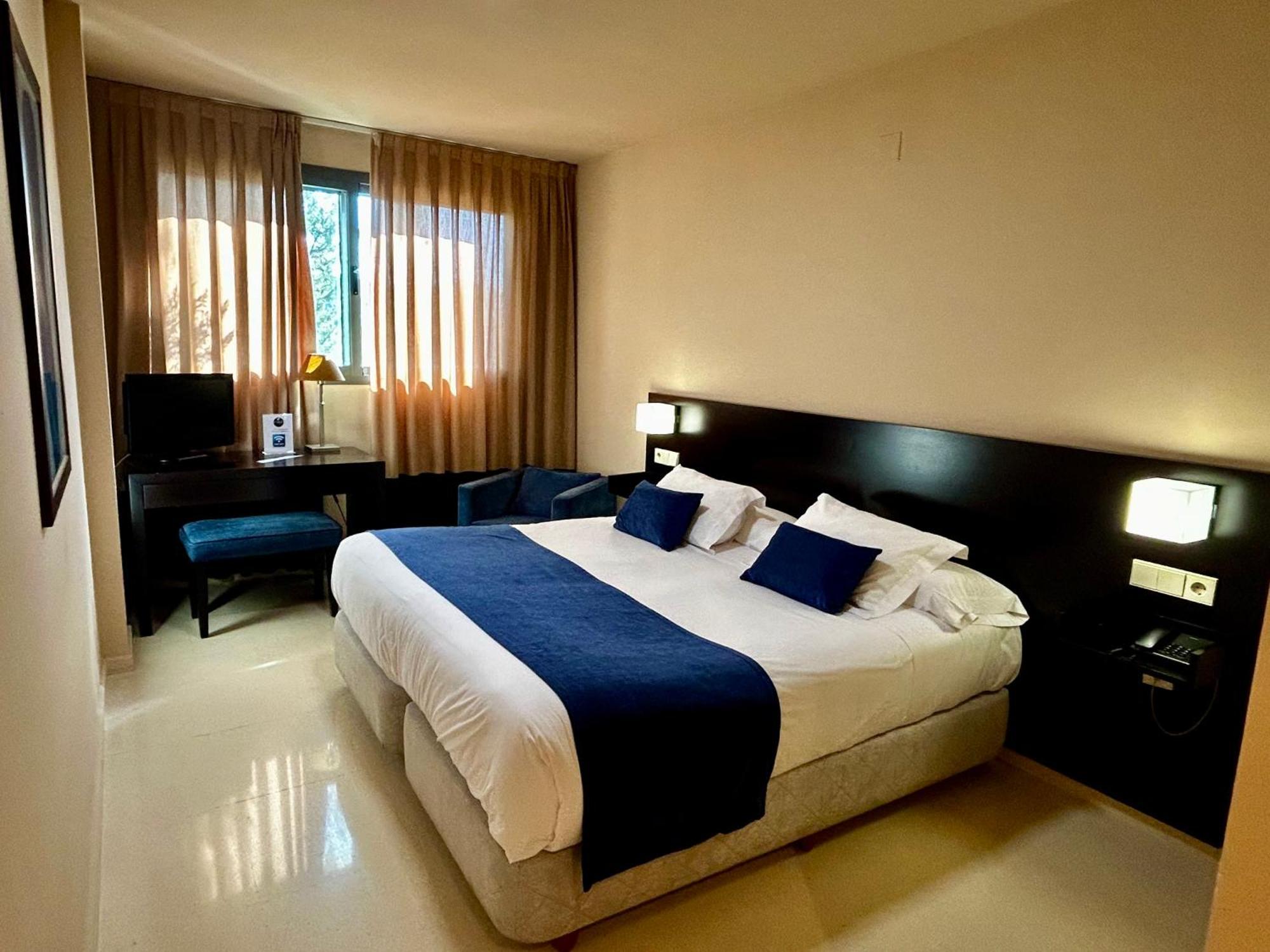 Hotel Ignacio - Palomargroup Chiva Buitenkant foto