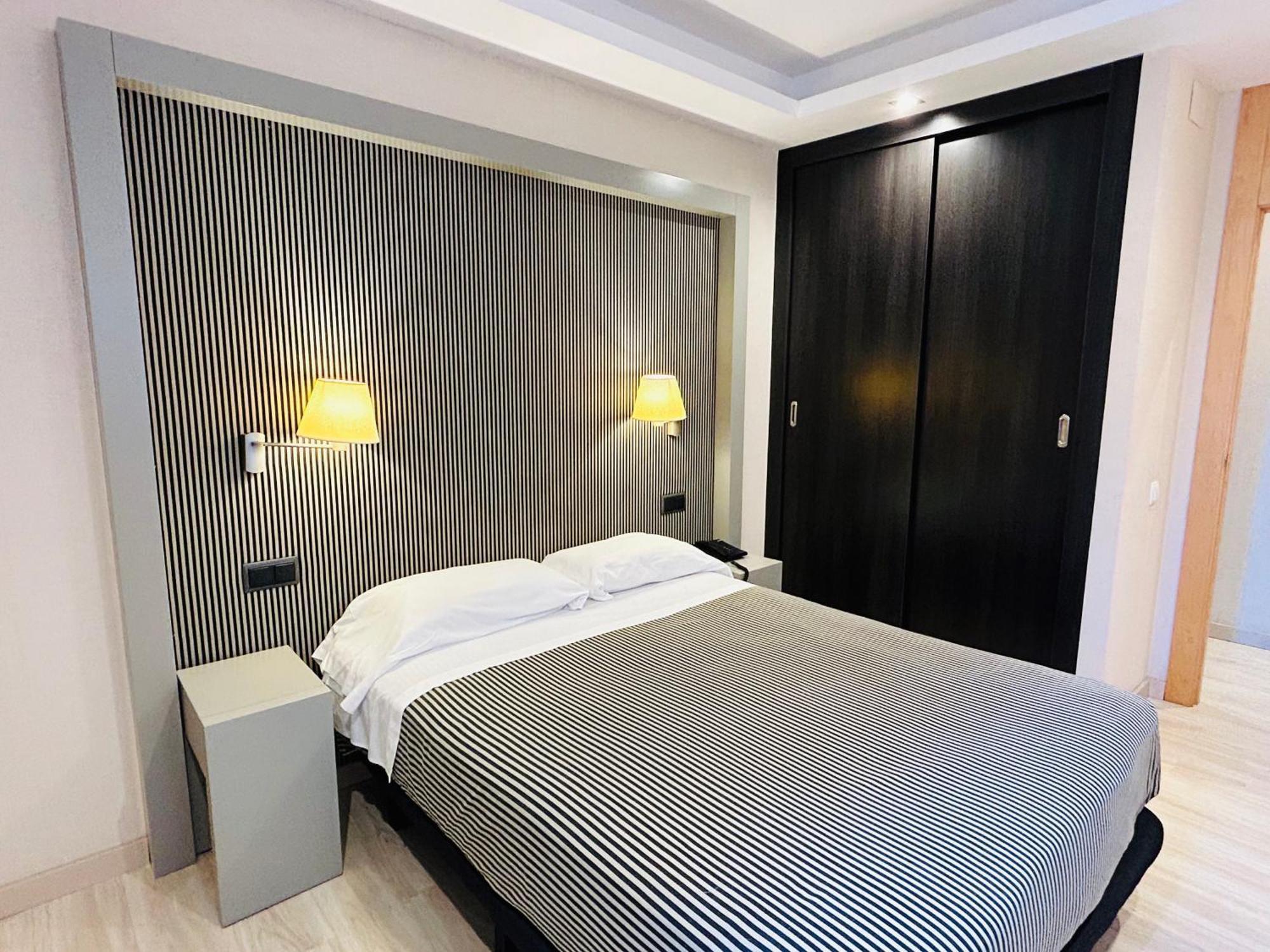 Hotel Ignacio - Palomargroup Chiva Buitenkant foto